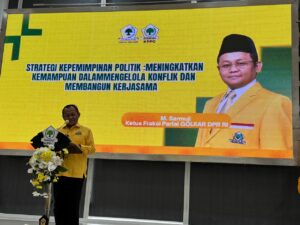Sekjen Golkar, Sarmuji, membuat pelatih KPPG.